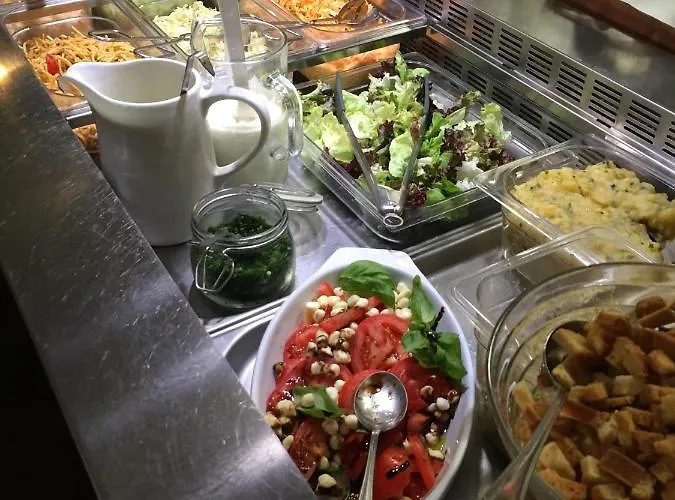 Leuchtners An Der Rennbahn *